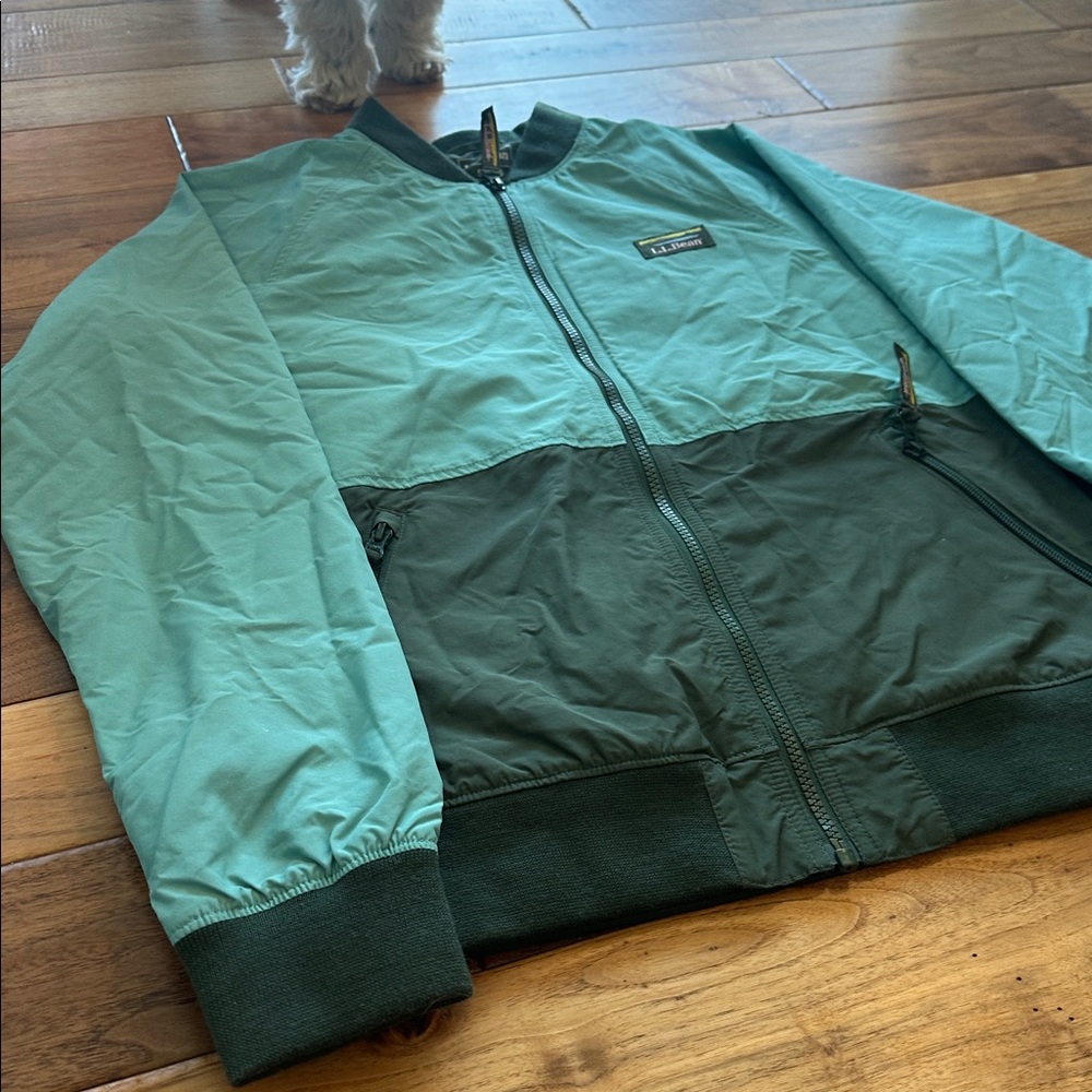 LL Bean women’s bomber jacket. - Picture 5 of 6